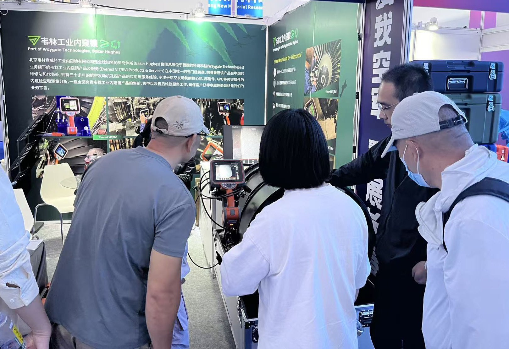 各界观众及嘉宾莅临韦林展位交流